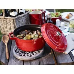 Staub Cocotte 26 Cm, Rund, Kirsch-Rot, Gusseisen -Messer Verkaufsgeschäft 000017190
