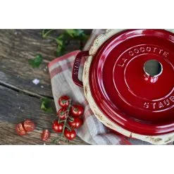 Staub Cocotte 24 Cm, Rund, Kirsch-Rot, Gusseisen 10 Staub Cocotte 24 Cm, Rund, Kirsch-Rot, Gusseisen -Messer Verkaufsgeschäft 424416044