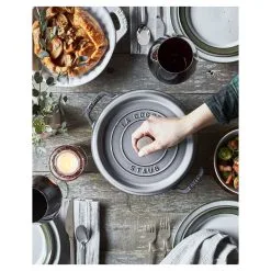 Staub Cocotte 24 Cm, Rund, Graphit-Grau, Gusseisen 9 Staub Cocotte 24 Cm, Rund, Graphit-Grau, Gusseisen -Messer Verkaufsgeschäft 750030969