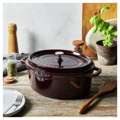 Staub Cocotte 31 Cm, Oval, Grenadine-Rot, Gusseisen -Messer Verkaufsgeschäft 750058436